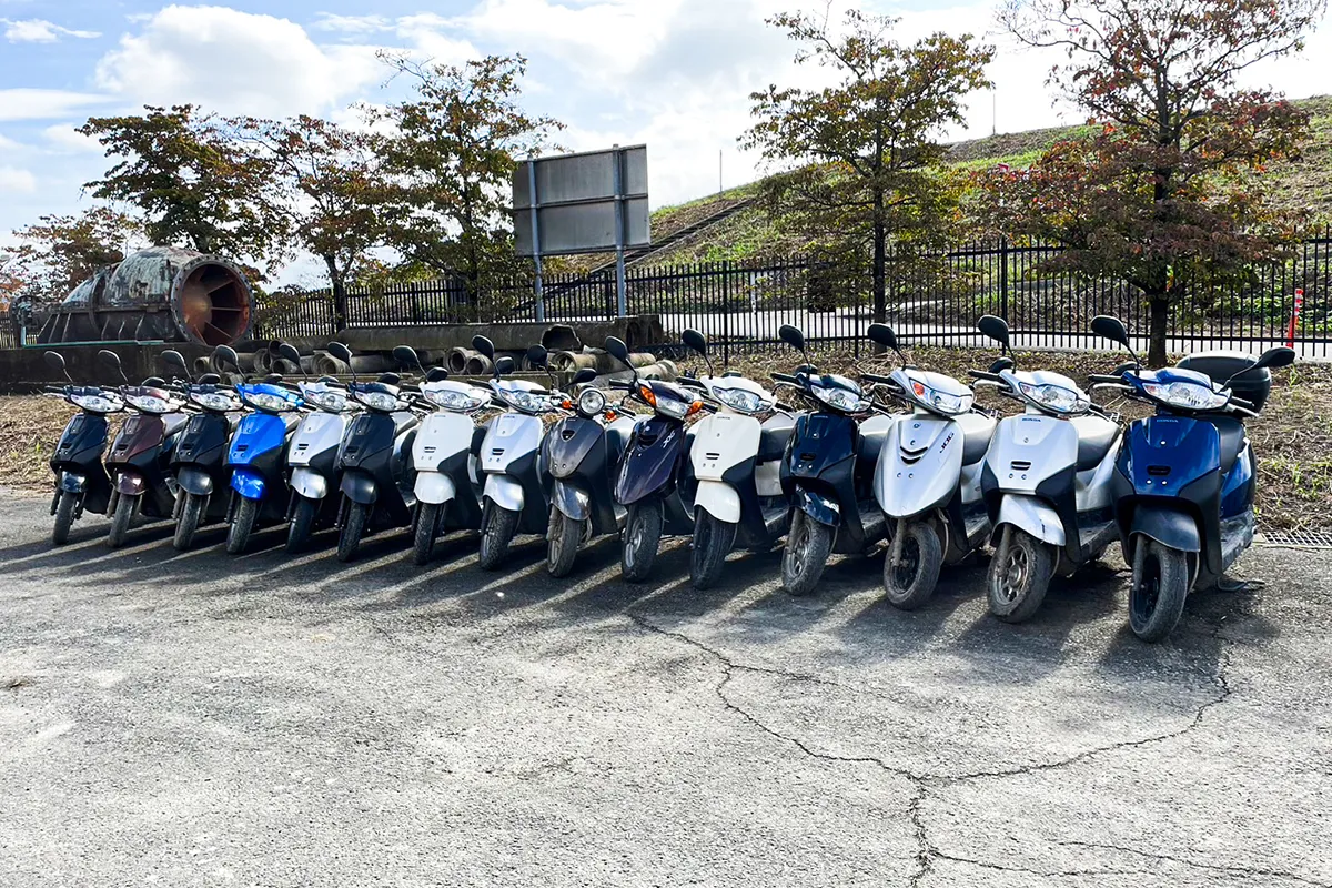 MONTHLY BIKE MK 東京で取り揃えているバイクが並んでいる写真。